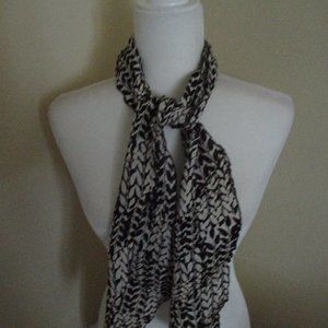 1980s black & white vines scarf